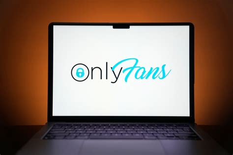 teacher fired over onlyfans|OnlyFans: Do teachers outed for moonlighting in adult content。